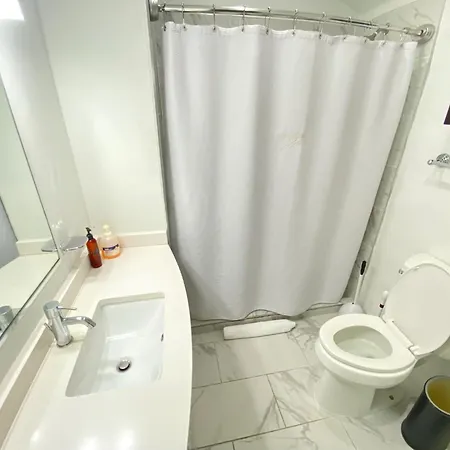 Gorgeous Refurbished 1Bdrm And 1Den Home Washington Exterior photo