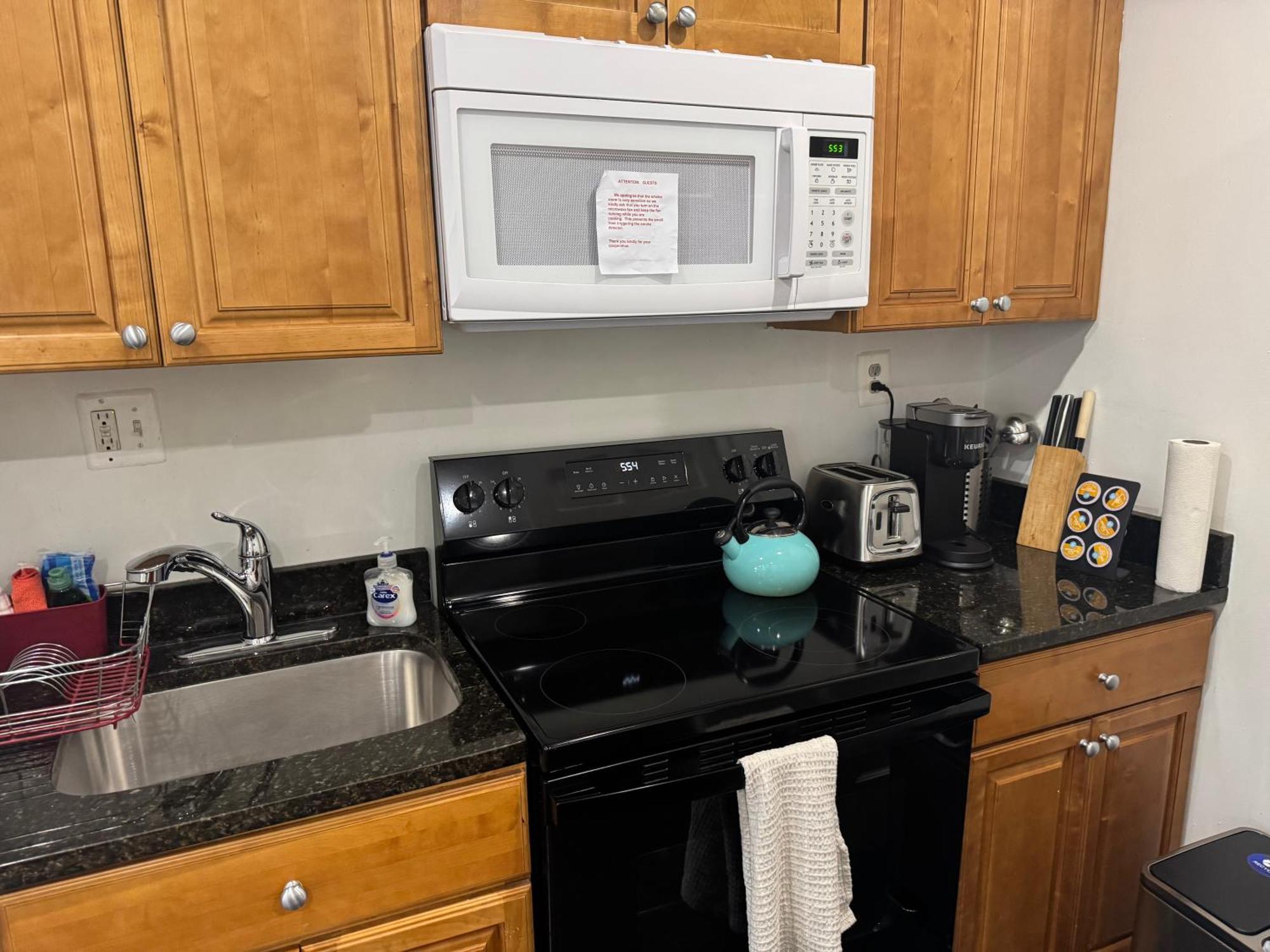 Gorgeous Refurbished 1bdrm And 1den Washington