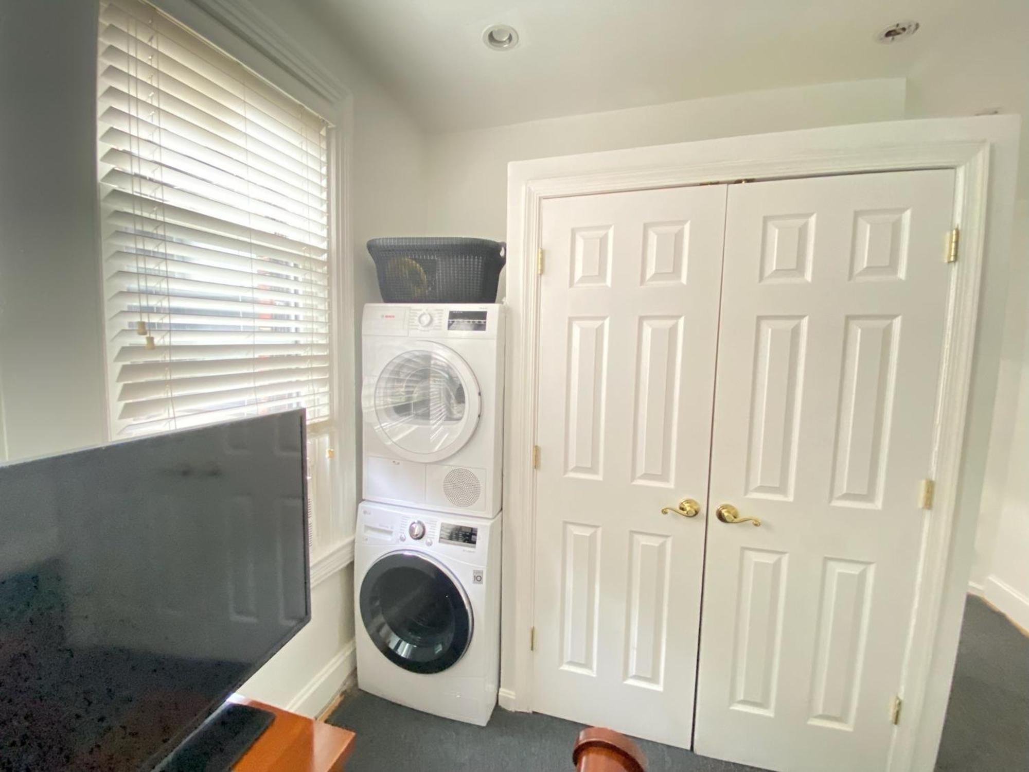Gorgeous Refurbished 2bdrm Washington