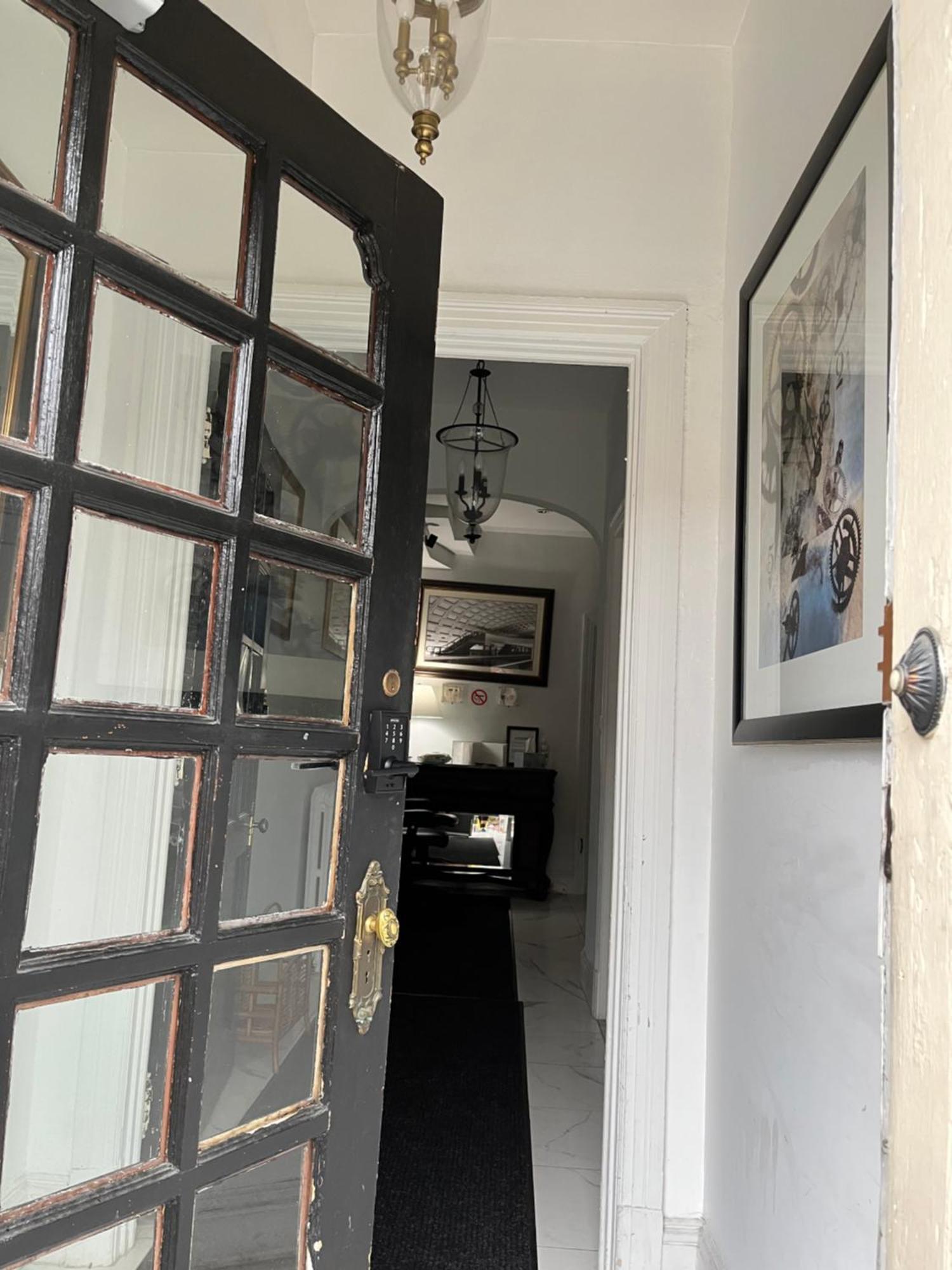 Gorgeous Refurbished 2bdrm