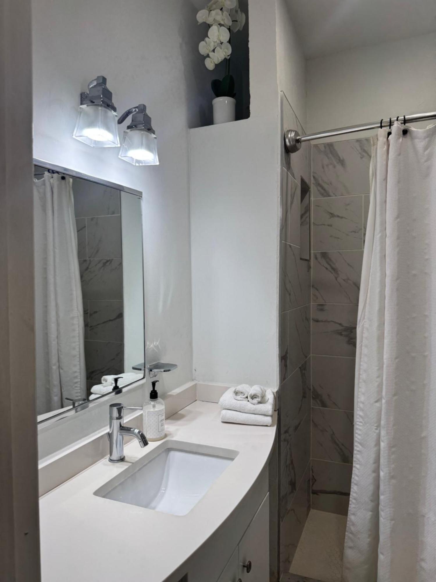 Apartment Gorgeous Refurbished 2bdrm