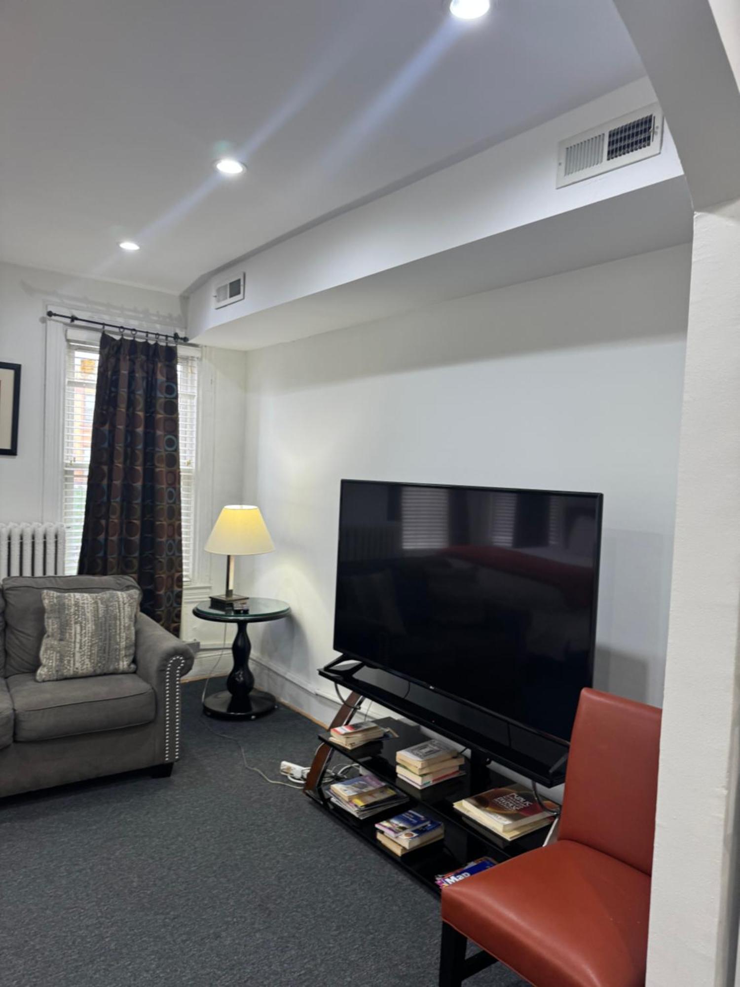Apartment Gorgeous Refurbished 2bdrm *